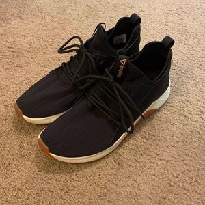 Size 8 Reebok sneakers